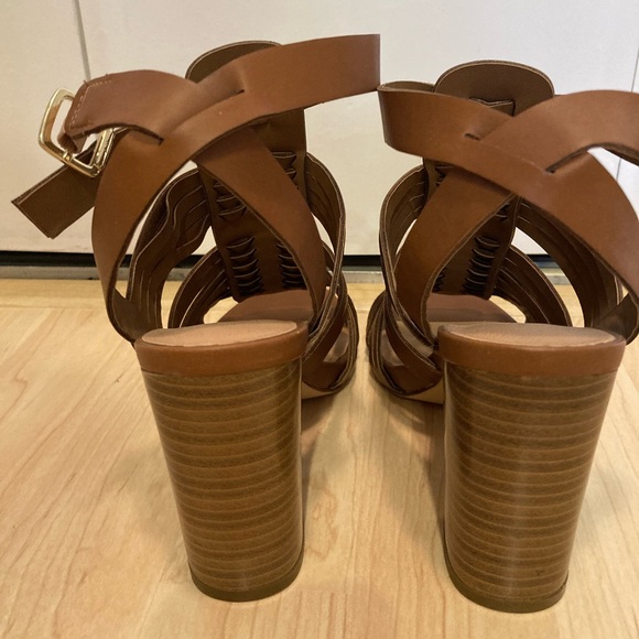 Size 6.5 Madden Girl Brown Block Heels - Picture 5 of 9